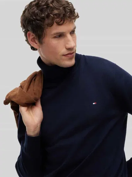 Tommy Hilfiger sweter z domieszką kaszmiru granatowy lekki z golferm niebieski