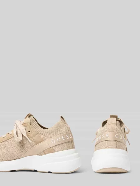 Sneakersy z detal z logo model Mildrid' Guess beżowe
