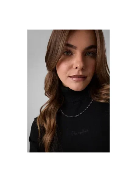 Pulover Guess de mătase cu guler înalt negru