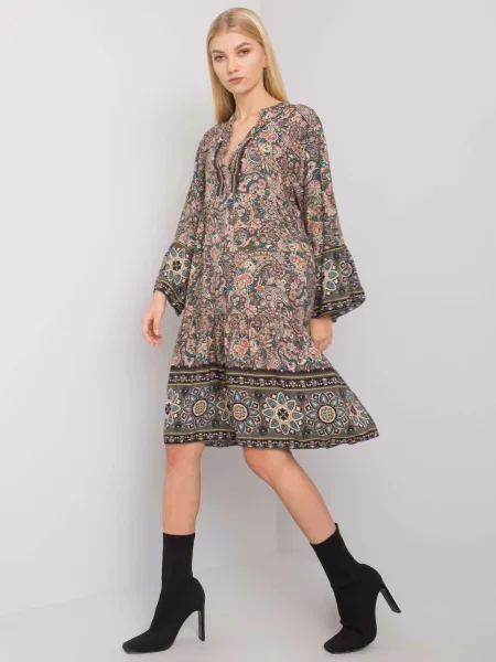 Oblekové šaty Fashionhunters khaki