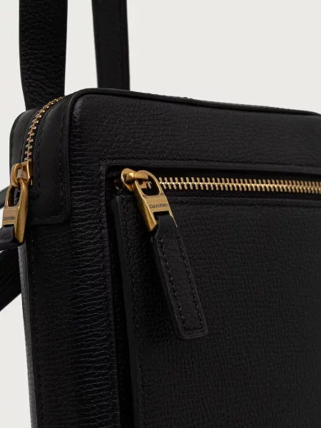 Crossbody táska Calvin Klein fekete