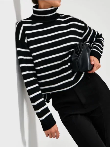 Смугастий гольф чорний