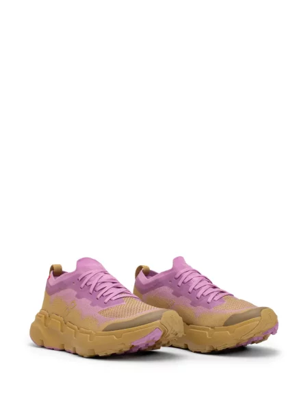 Sneakerși On