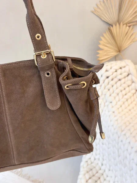 Велурена чанта Boto кафяво