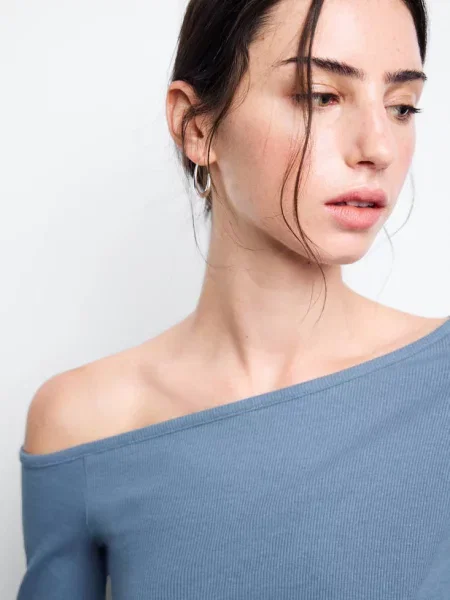 Asymetryczna koszulka prążkowana Teen S MANGO TEEN niebieski