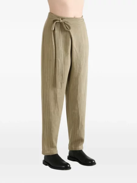 Pantaloni Uma Wang cu model herringbone plic maro