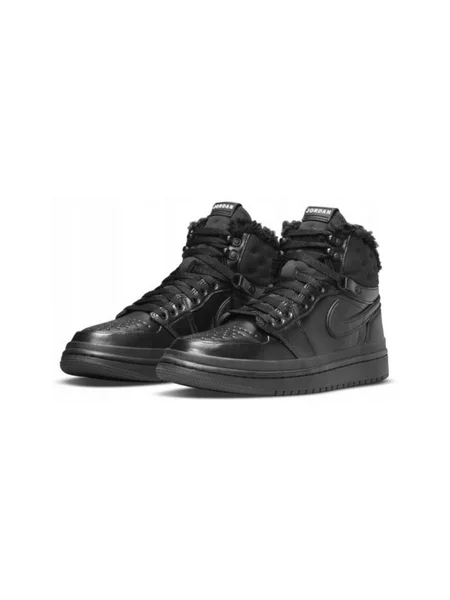 Členkové topánky Nike čierna