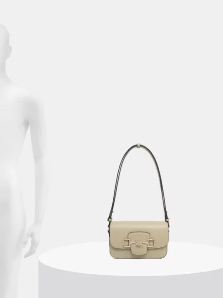 Кожаная сумочка Guess