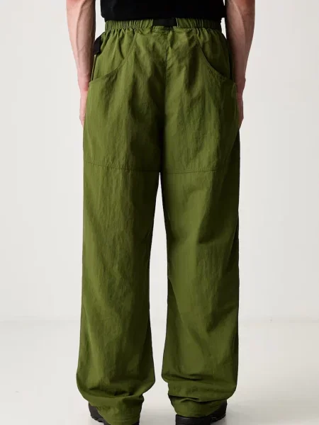 The North Face spodnie joggery czerwone