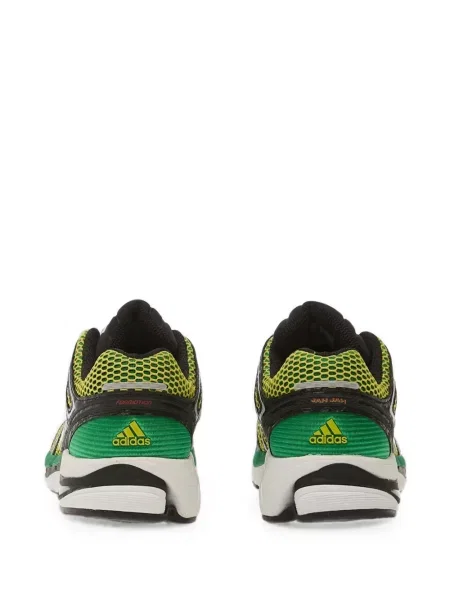 Ușor sneakerși Adidas din fleece cu bretele roz