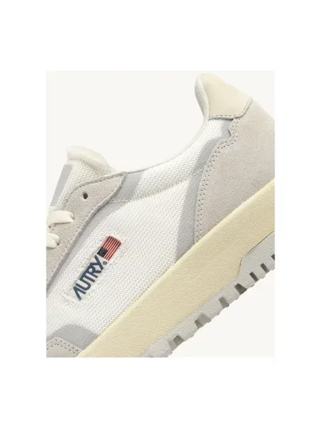 Sneakersy Autry zamszowe z siateczki białe