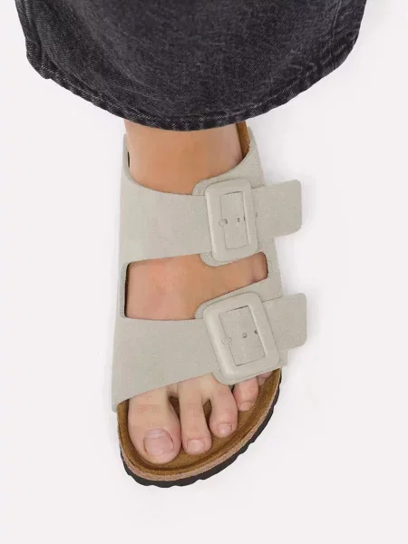 Birkenstock чехли дамски от велур Arizona Suede Cushion Buckle бежово