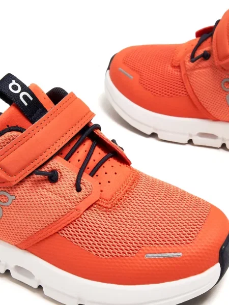 Buty do biegania dziecięce On Running pomarańczowe