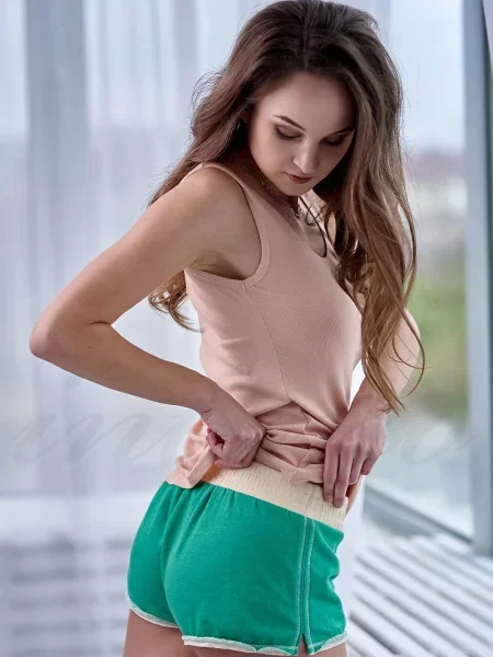 Женские шорты зелені