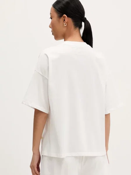 Never Fully Dressed T-shirt biała
