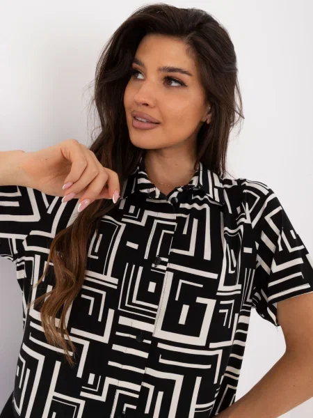 Bluză Fashionhunters cu imprimeu geometric negru