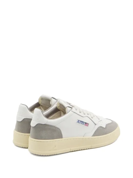 Sneakerși Autry din piele de căprioară alb