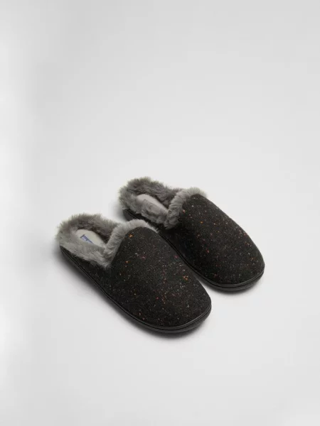 Домашние тапочки чорні