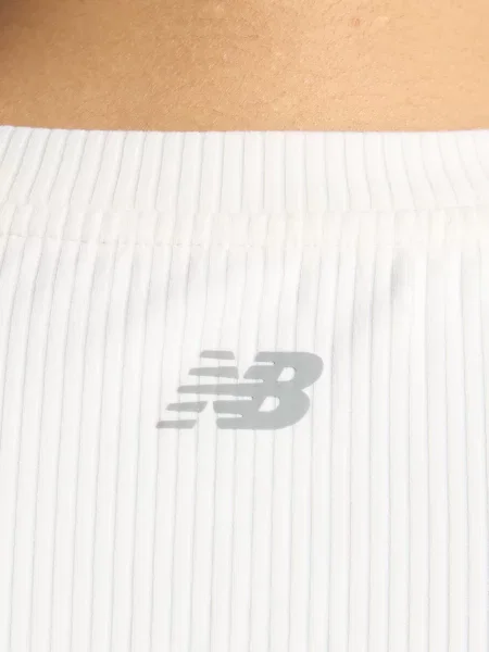 Футболка New Balance біла