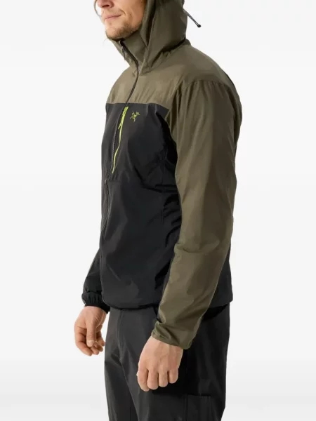 Geacă Arc'teryx cu glugă verde