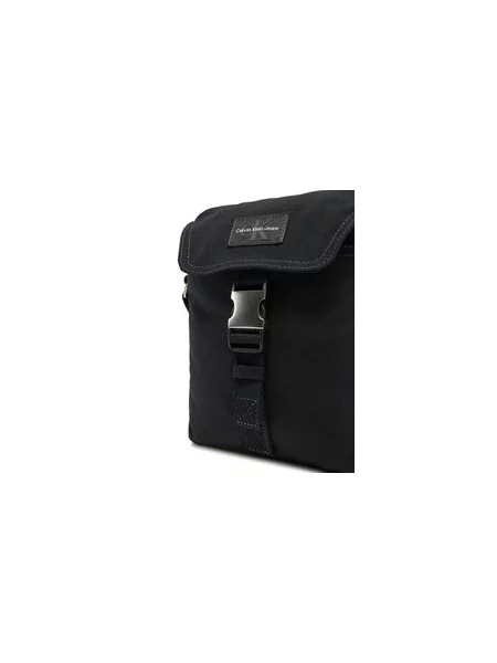 Taška cez rameno Calvin Klein Jeans Workwear Ut Flap Reporter 18 čierna