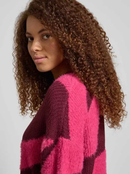 Sweter z dzianiny o luźnym kroju z okrągłym dekoltem model ‘BLAIR’ Noisy May