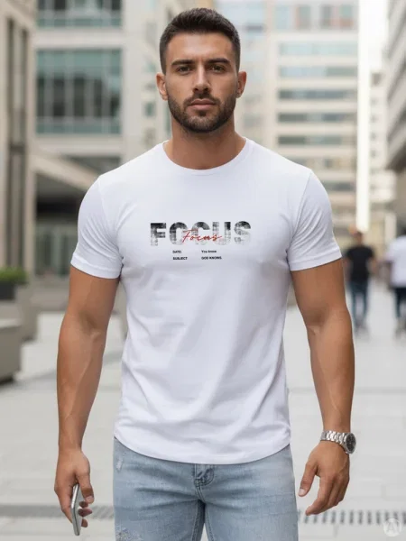 T-shirt z dużym napisem Dstreet biały