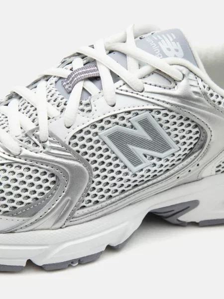 New balance Nízke tenisky striebornosivá / svetlosivá