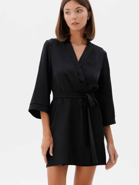 Женский короткий халат чорний