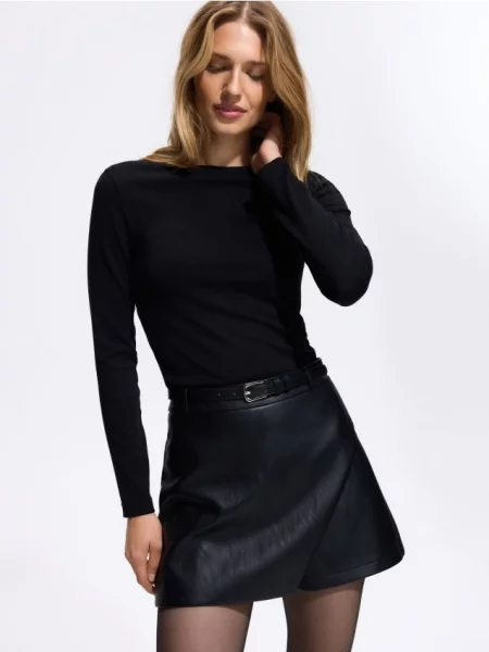 Cu centură pantaloni scurți Reserved negru