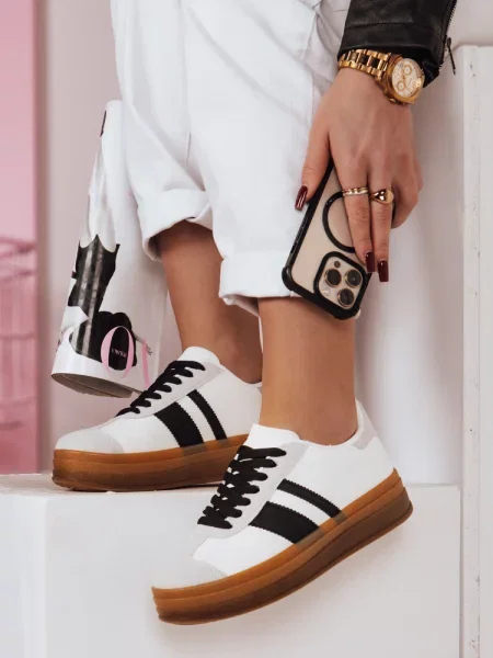 Sportowe sneakersy RUNTAG Dstreet białe