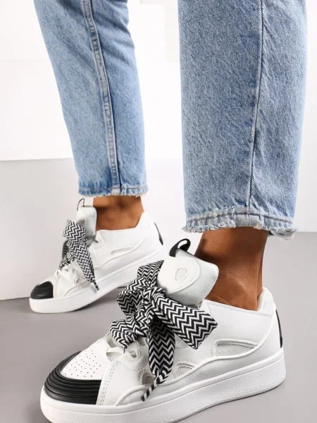 Sneakers Alb-Negru cu Șiret Decorativ și Inserție pe Limbă Cristen alb
