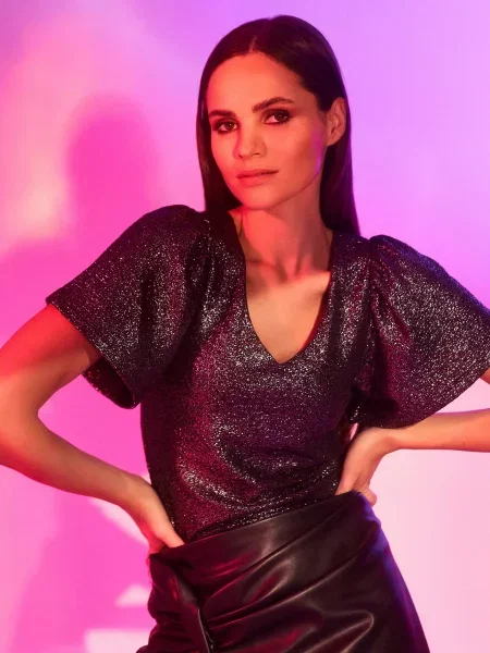 Bluză Marisse cu decolteu în V cu mâneci scurte negru