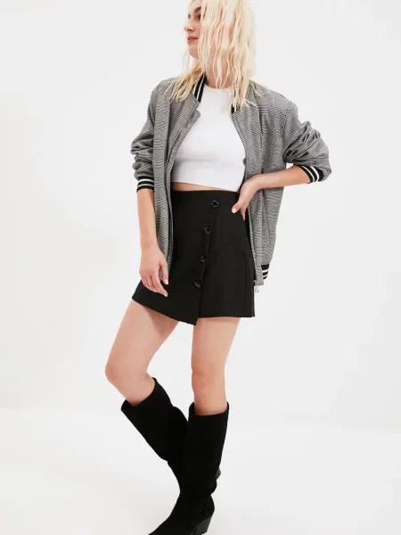 Pantaloni scurti tip fusta Trendyol negru