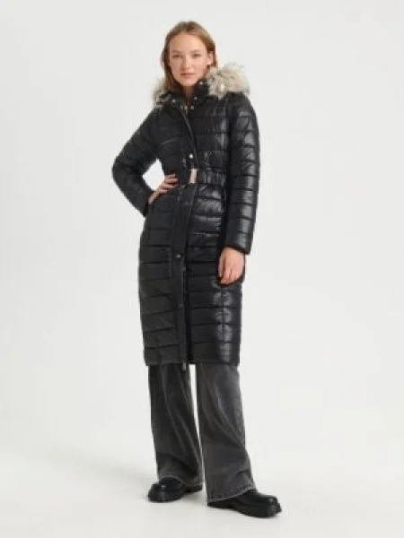 Sinsay Prošívaný kabát s kapucí černá