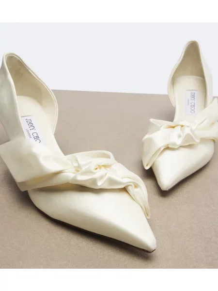 Pantofi cu toc Jimmy Choo cu funde din satin alb