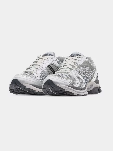 Saucony Nízke tenisky PROGRID TRIUMPH 4 sivá biela