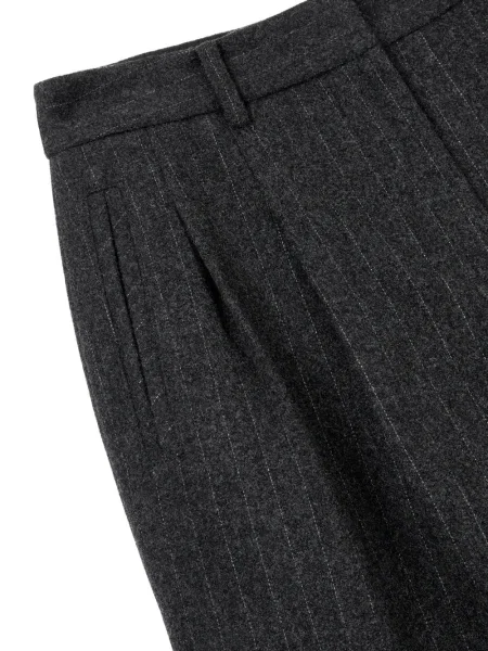 Pantaloni scurți Studio Tomboy gri