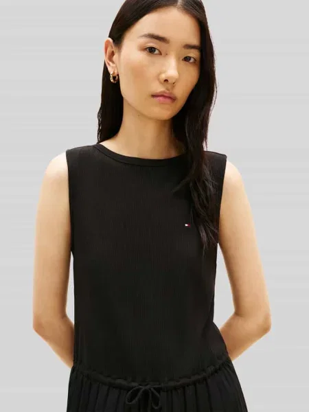 Tommy Hilfiger Sukienka Z Mieszanki Materiałów Z Plisami schwarz czarna