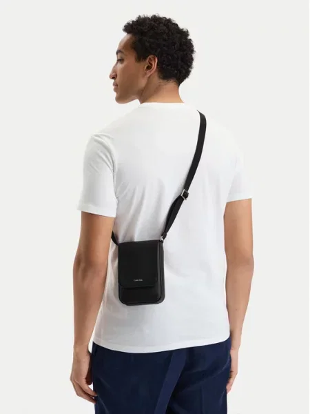 Calvin Klein Мъжка чантичка Raised Phone Crossbody черен