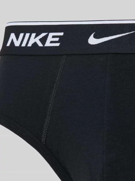 Slipy z mieszanki bawełny model ‘ESSENTIAL’ Nike czarny