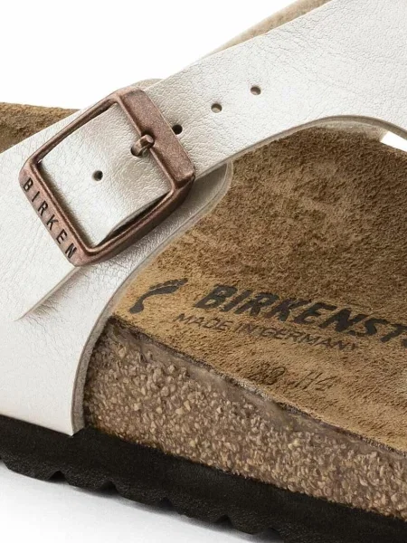 Žabky Birkenstock Gizeh na plochém béžová
