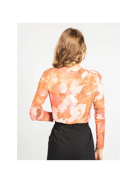 Koszulka Guess z dekoltem w serek różowa