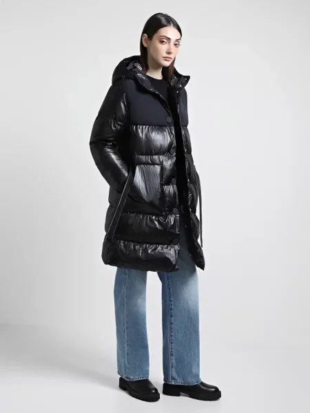 Утепленное пальто Armani Exchange черное