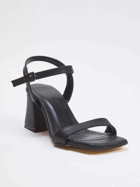 Trendyol Sandale cu baretă negru