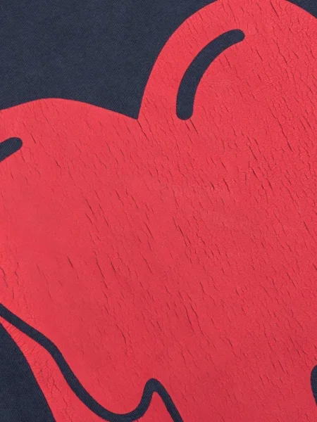 Tricou Emotionally Unavailable cu motiv cu inimi albastru