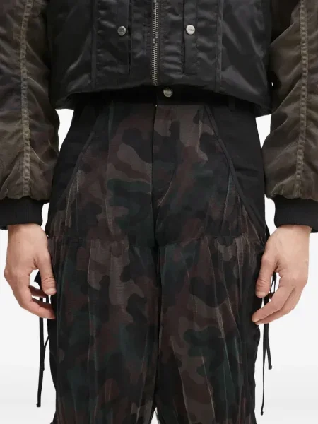Pantaloni Andersson Bell plasă cu model camuflaj negru