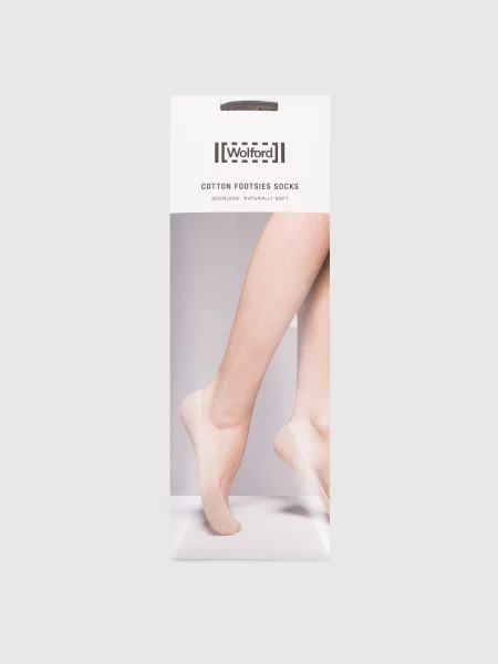 Бесшовные носки Wolford бежевые