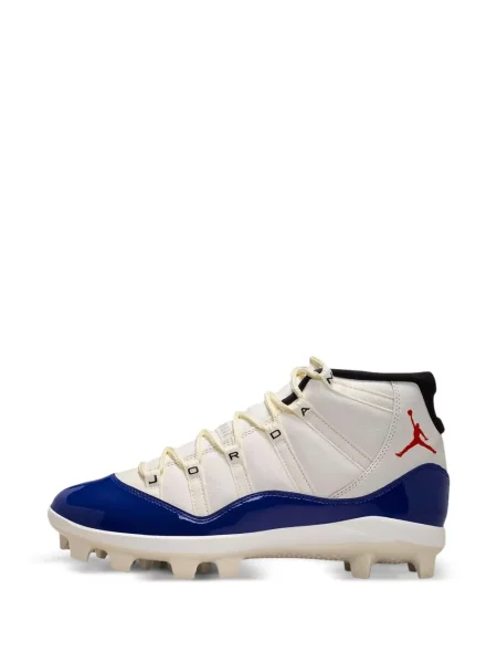 Sneakerși Jordan 11 Retro retro alb