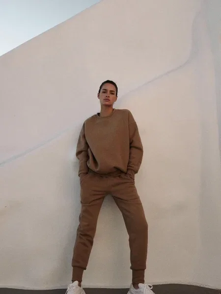 MUUV. spodnie dresowe SOFT TOUCH brązowe